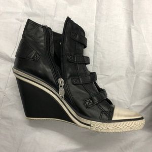 Wedge sneakers